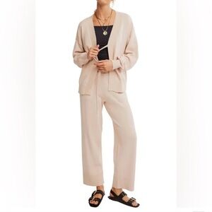 Free people beach  solar Women's Cream Pants & cardigan sweater Set sizes XS, M